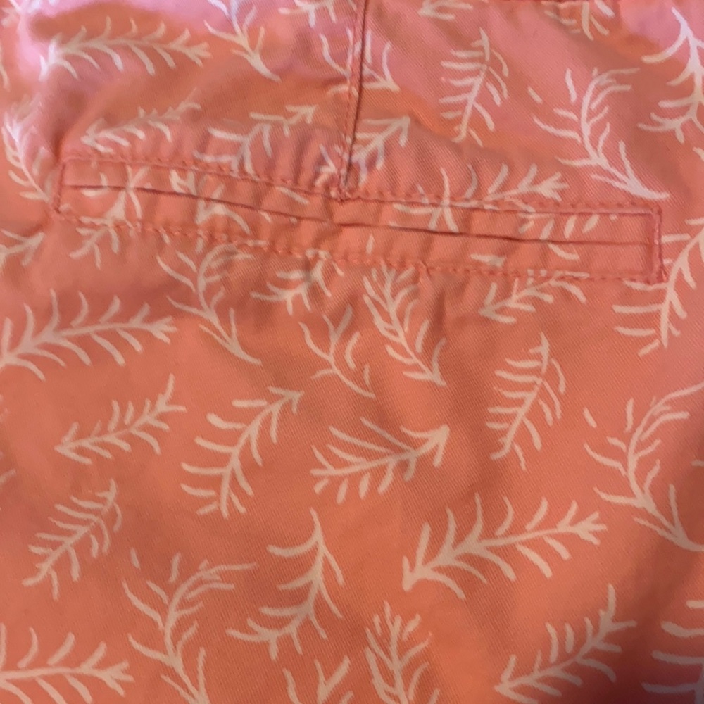 OLD NAVY SHORTS - Picture 5 of 9